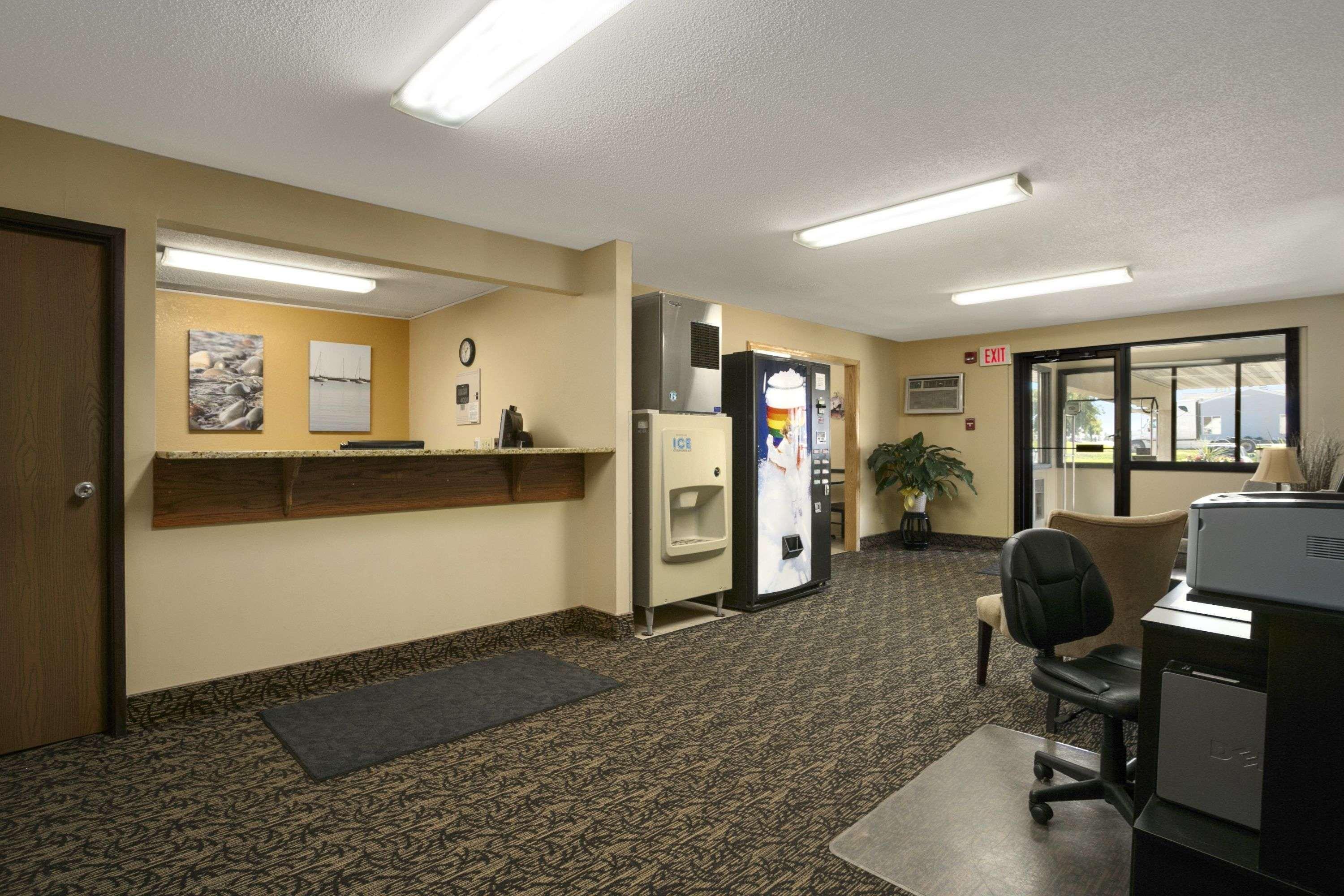 Super 8 By Wyndham Alexandria Mn Motel Eksteriør bilde