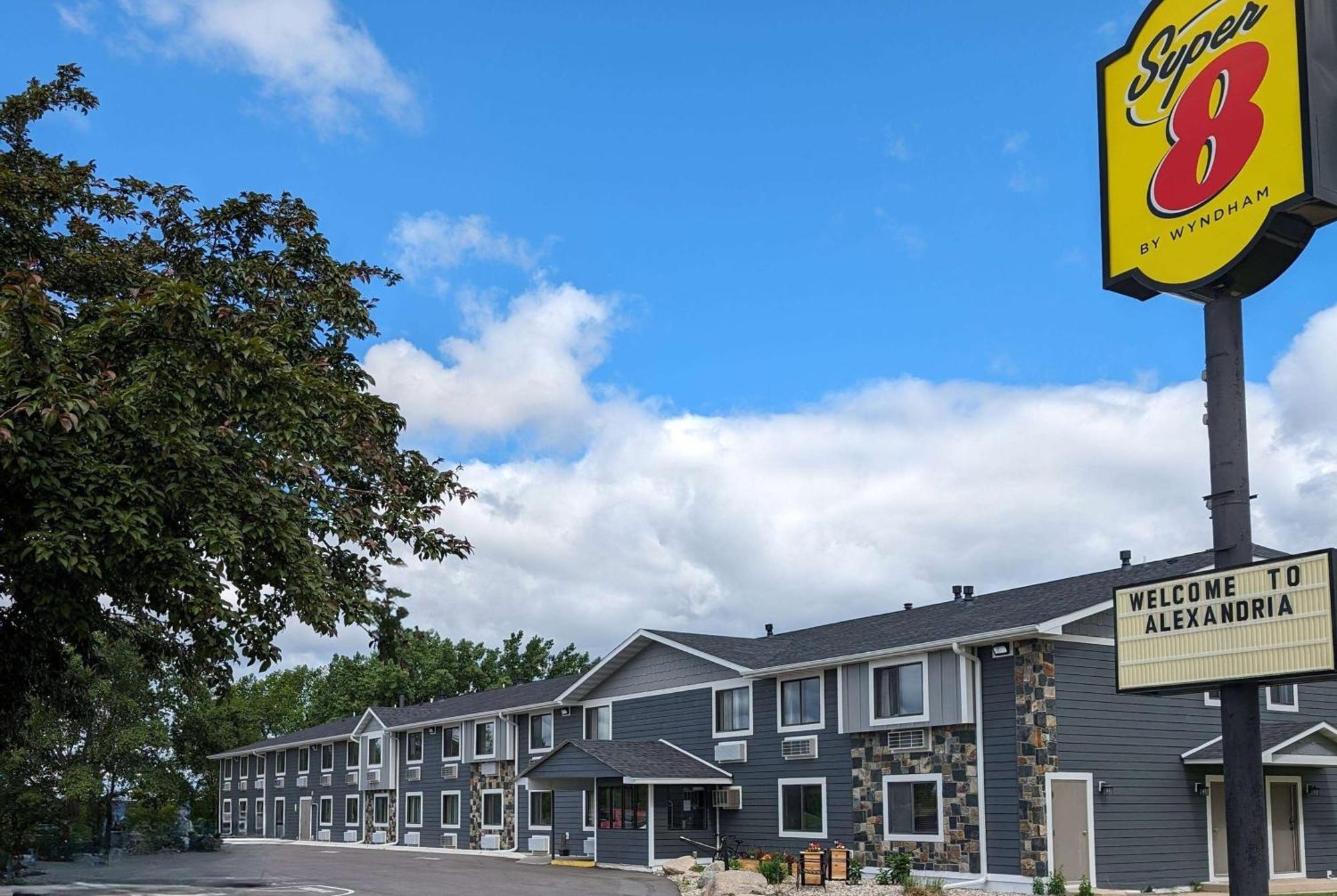 Super 8 By Wyndham Alexandria Mn Motel Eksteriør bilde